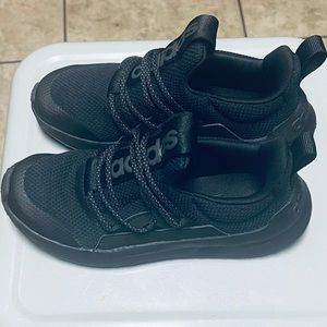 Boys size 1 LITE RACER ADAPT 5.0 slip on shoes.